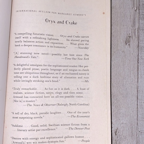 Oryx & Crake by Margaret Atwood novel book - Picture 2 of 8